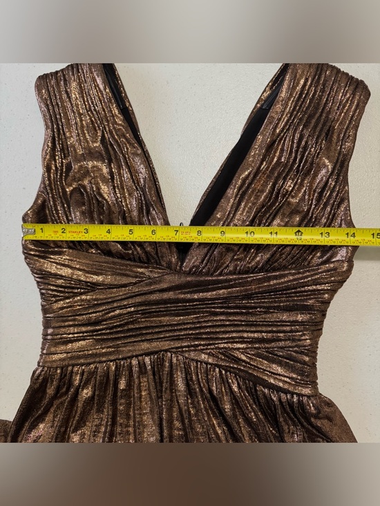 Dress The Population Jaclyn Metallic Gown - Picture 13 of 13